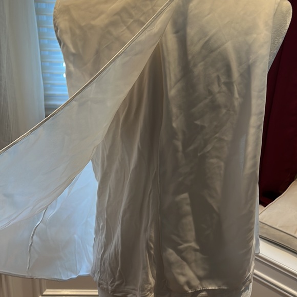 Green envelope White T-shirt flowy Sz large - Picture 9 of 9